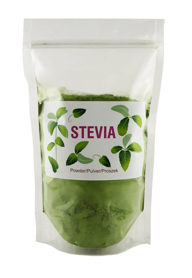 Verpackung von natürlichem Stevia-Pulver in einem durchsichtigen Beutel mit grünen Steviablättern auf dem Etikett, ideal für Diabetiker.