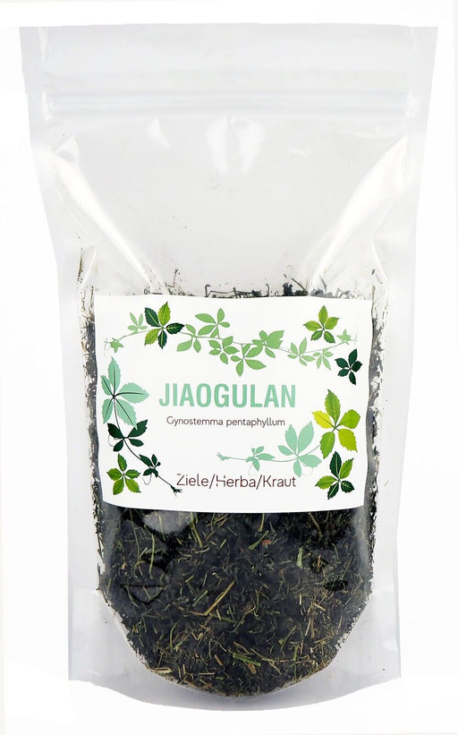 Verpackung von Jiaogulan-Kräutertee der Marke PlantaVera, mit Gynostemma pentaphyllum Blättern, für natürlichen Teegenuss.